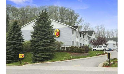 Super 8 by Wyndham Manistee