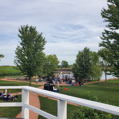 Mackinaw Valley Vineyard