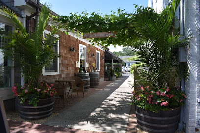 Roanoke Vineyards Wine Bar