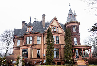 Henderson Castle