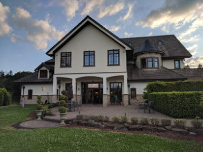 Beacon Hill Winery & Vineyard