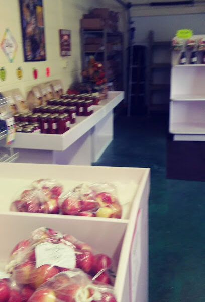 Wood Orchard fresh apples and produce marketplace store