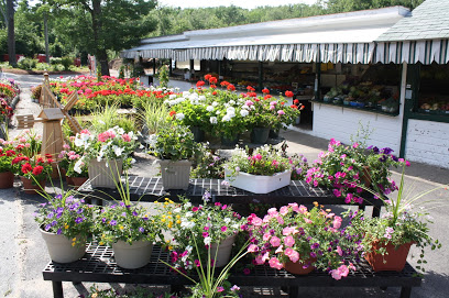 Howe's Farm & Garden LLC
