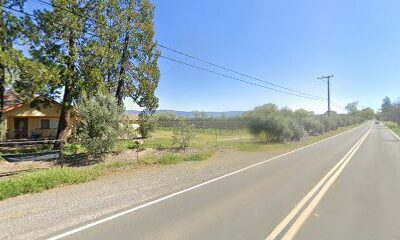 Robledo Family Winery & Vnyrds